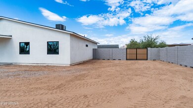 10555 E Butte St Exterior Photos-10