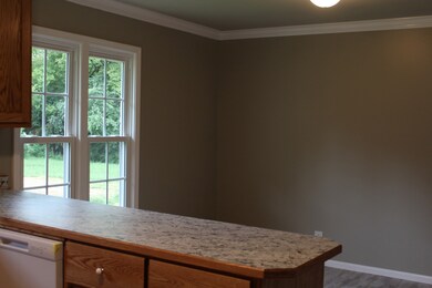 70 Pond St, Tennessee Ridge, TN 37178 - photo 4