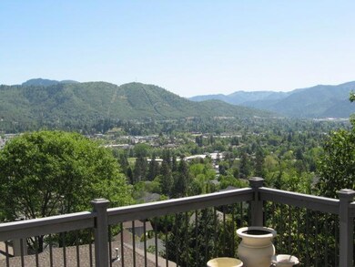 1142 Sunburst Way, Grants Pass, OR 97526 - photo 2