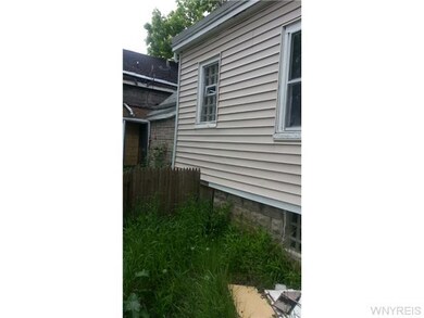 Exterior Front SOME SIDING, SIDE VIEW   3  UNITS!!