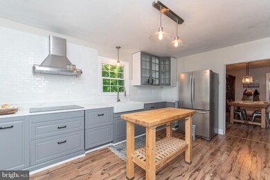 11946 Falls Rd, Cockeysville, MD 21030 - photo 2