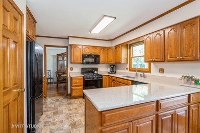 3430 Meadow Crest Cir, Gurnee, IL 60031 - photo 5