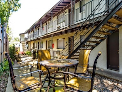 5722 Gaston Ave unit H, Dallas, TX 75214 - photo 2