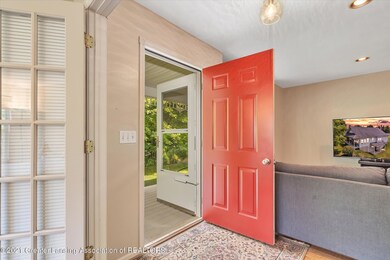 06-5469 Vines Rd-Windowstill-Real-Estate