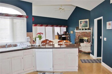 7926 Darnell Ln, Lenexa, KS 66215 - photo 7