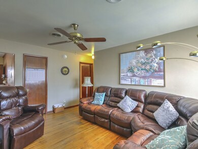 406 W Knoxville St, Broken Arrow, OK 74012 - photo 4