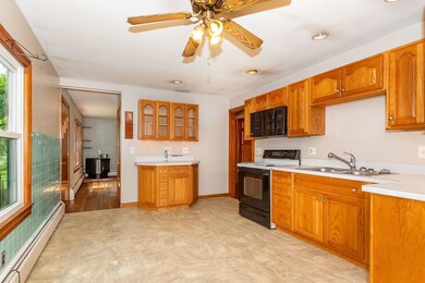 8 Broadway St, Rochester, NH 03868 - photo 4