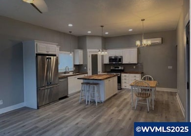 225 N Molalla Ave, Molalla, OR 97038 - photo 2