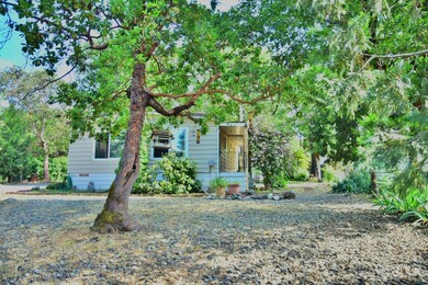 2807 Hamilton Ln, Grants Pass, OR 97527 - photo 2