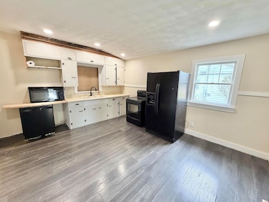 423 W 4th St, Byron, IL 61010 - photo 7