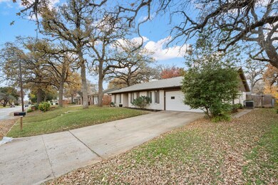 421 Moore Creek Rd, Hurst, TX 76053 - photo 3