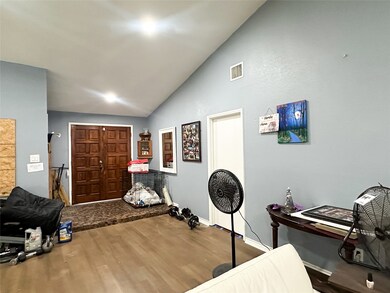 10123 Inwood Shadows St, Houston, TX 77088 - photo 4