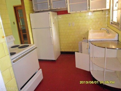 9890 Raz Ln, Union Pier, MI 49129 - photo 3