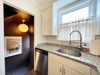 2230 Hawthorne Rd, Grosse Pointe Woods, MI 48236 - photo 6