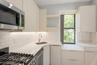 1320 W Birchwood Ave unit 1, Chicago, IL 60626 - photo 5