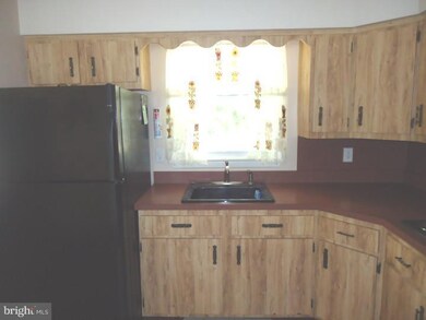 223 Chippewa St, Essington, PA 19029 - photo 6