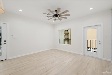 115 E Marlin St unit D, South Padre Island, TX 78597 - photo 3