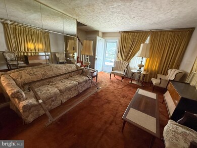 1036 Lawrence Ave, Darby, PA 19023 - photo 7