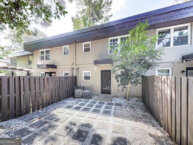 284 Lakemoore Dr NE unit D, Atlanta, GA 30342 - photo 5