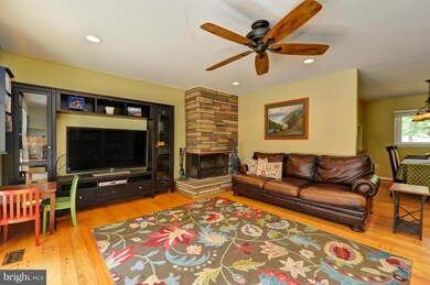 6711 Tahalla Dr, Alexandria, VA 22306 - photo 6