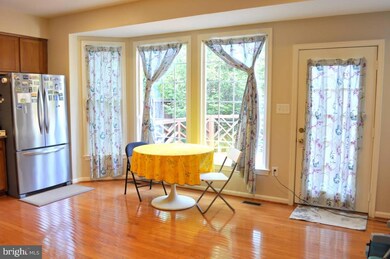 3110 Sutherland Hill Ct, Fairfax, VA 22031 - photo 5