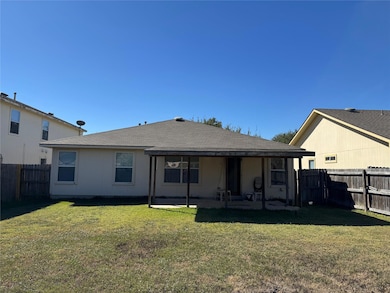 18420 Wind Tree Ln, Elgin, TX 78621 - photo 5