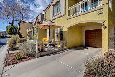 1 CAR GARAGE WITH CARPORT