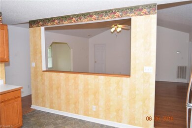 205 Hidden Creek Cir, Salisbury, NC 28147 - photo 4