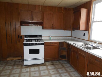 221 S Morgan St, Virginia, IL 62691 - photo 7