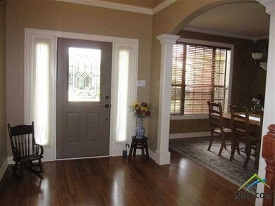 1202 1202 Parkview Dr, Tyler, TX 75703 - photo 2