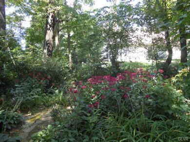 2454 Steeplechase Dr unit 2, Macungie, PA 18062 - photo 5