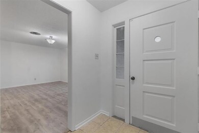 307 W Sale Rd, Lake Charles, LA 70605 - photo 3