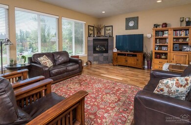 2424 SW Pumice Ave, Redmond, OR 97756 - photo 5