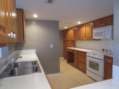 Full kitchen