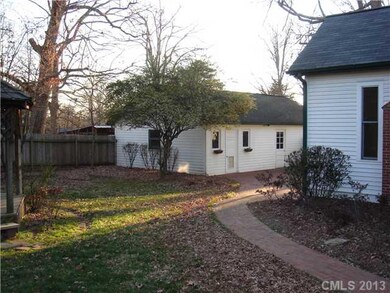 804 E Broad St, Statesville, NC 28677 - photo 6