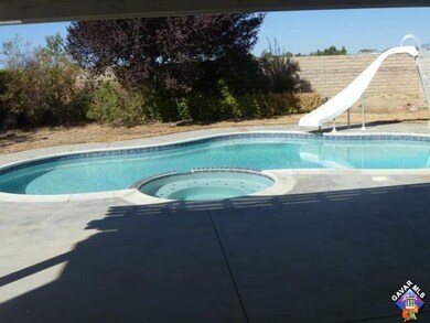 3049 Sabre St, Rosamond, CA 93560 - photo 2