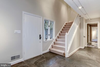 9609 Weathered Oak Ct, Bethesda, MD 20817 - photo 2