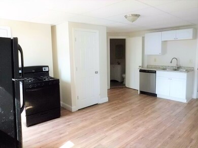 269 W 6th St unit 1, Lowell, MA 01850 - photo 4