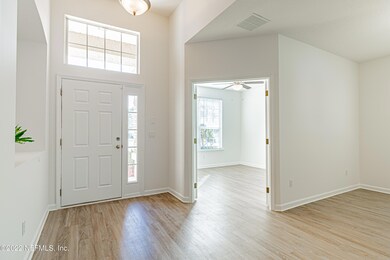 4 Foyer