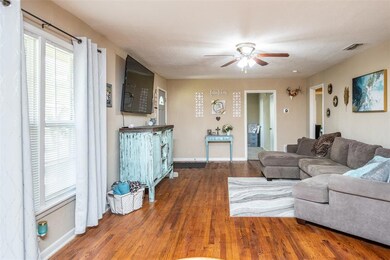 1109 Chester St, Cleburne, TX 76033 - photo 5