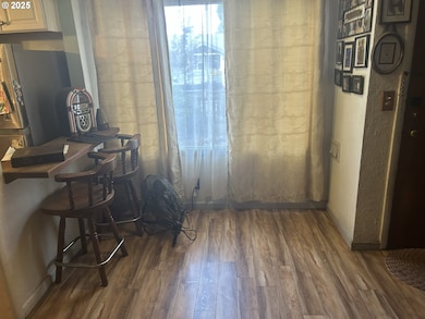 8054 SE Reedway St, Portland, OR 97206 - photo 6