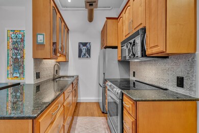 8 - Kitchen - 4th ave-24
