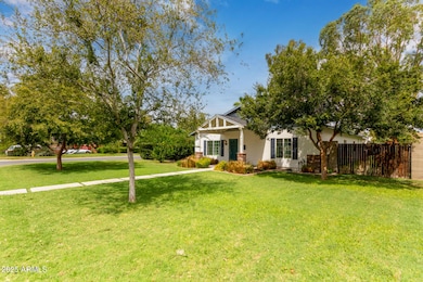 1002 E Medlock Dr, Phoenix, AZ 85014 - photo 3