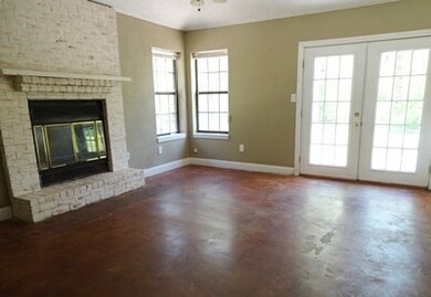 185 Lang Dr, Lufkin, TX 75904 - photo 2