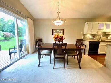 2216 Thistledowne Dr NE, Grand Rapids, MI 49505 - photo 4