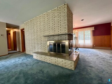 511 W Crawford St, Luverne, MN 56156 - photo 5