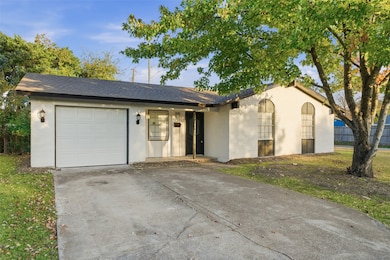 910 Royal Crest Dr, Mesquite, TX 75149 - photo 3