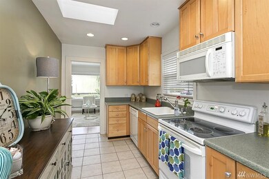 412 Daley St, Edmonds, WA 98020 - photo 2