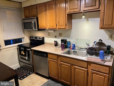 1327 Linden St, Reading, PA 19604 - photo 4