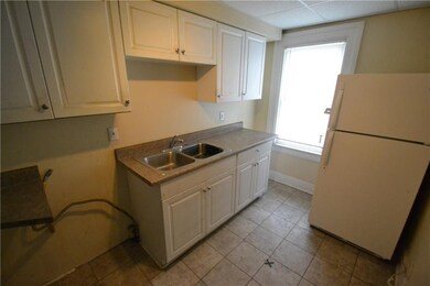 1 bedroom apt. kitchen